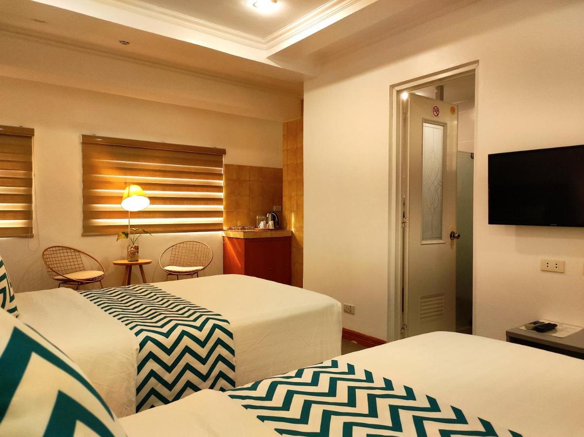 Grand Blue Beach Hotel Manoc-Manoc Exterior photo