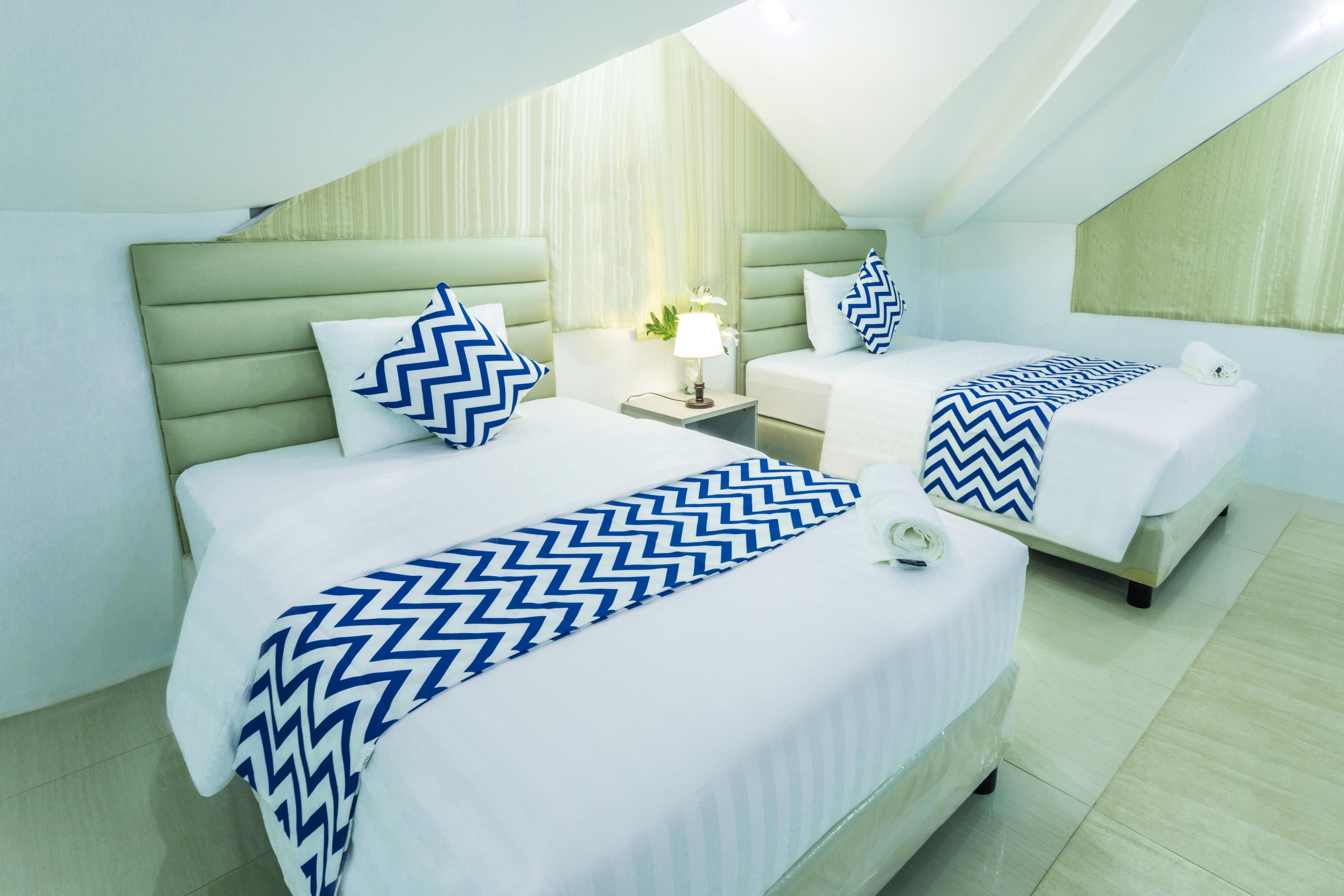 Grand Blue Beach Hotel Manoc-Manoc Exterior photo
