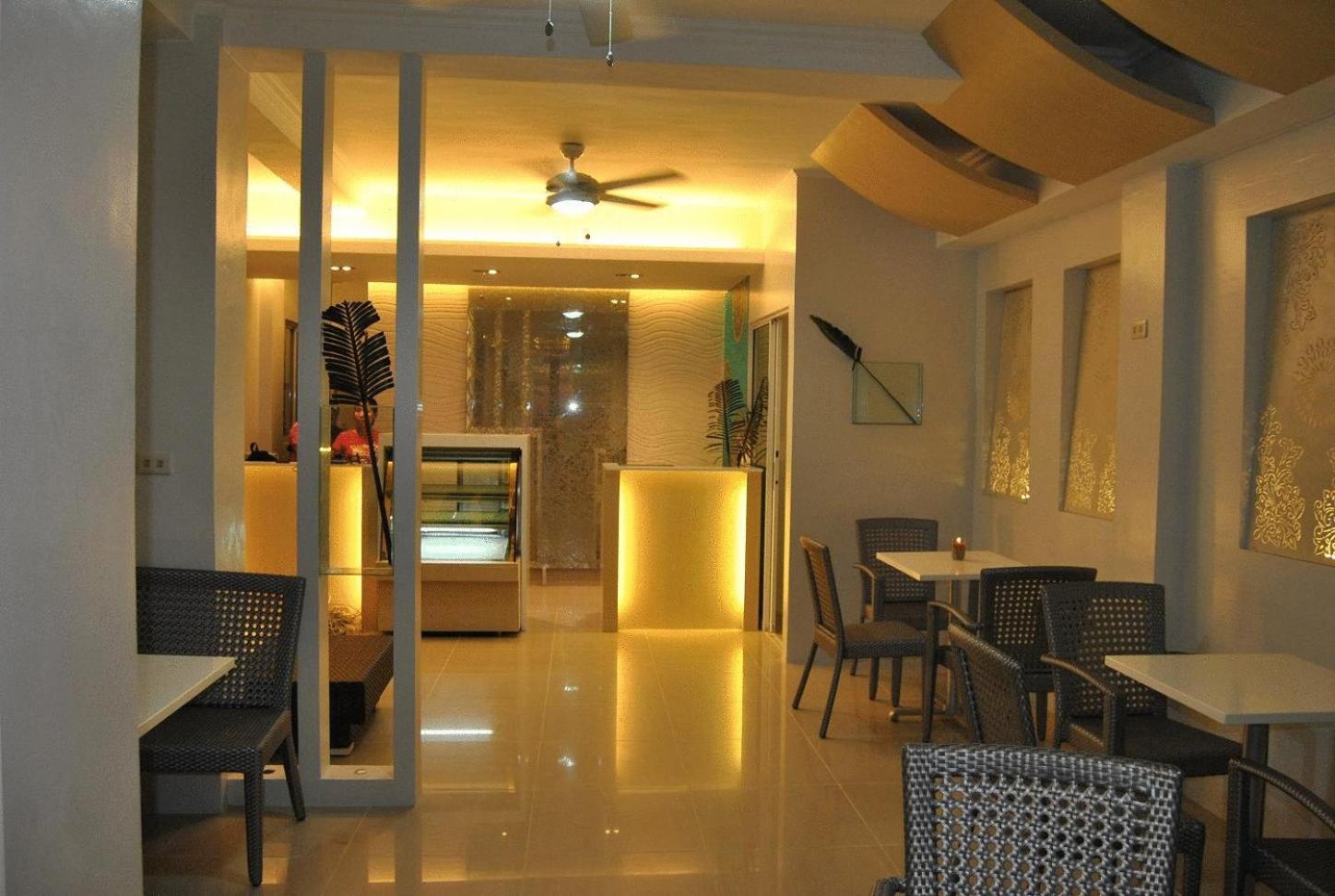 Grand Blue Beach Hotel Manoc-Manoc Exterior photo