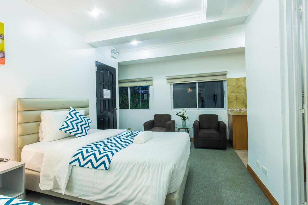 Grand Blue Beach Hotel Manoc-Manoc Exterior photo