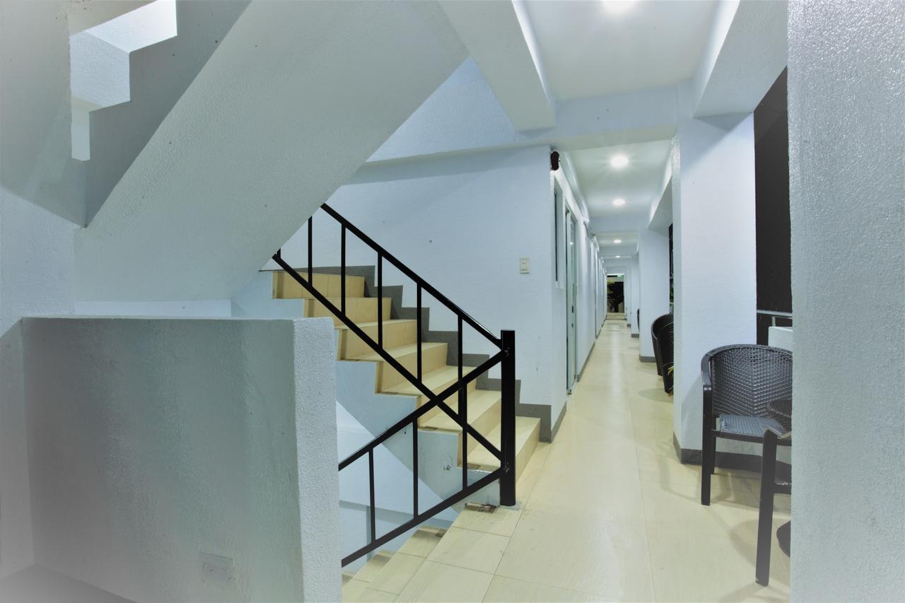 Grand Blue Beach Hotel Manoc-Manoc Exterior photo
