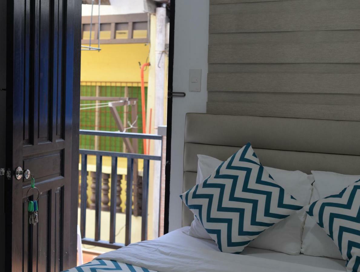 Grand Blue Beach Hotel Manoc-Manoc Exterior photo