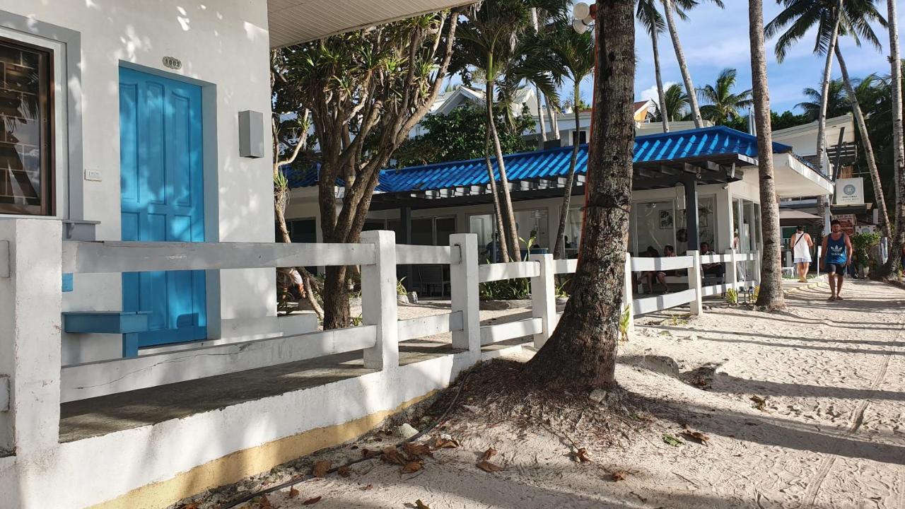 Grand Blue Beach Hotel Manoc-Manoc Exterior photo